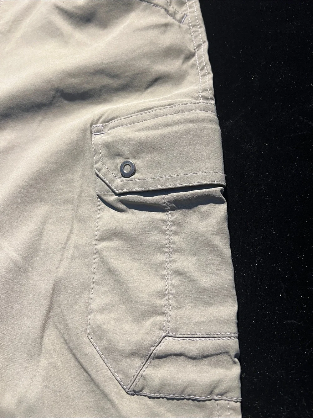 Men's KUHL Casual Cargo Shorts in Light Khaki , used perfect condition - Picture 3 of 11